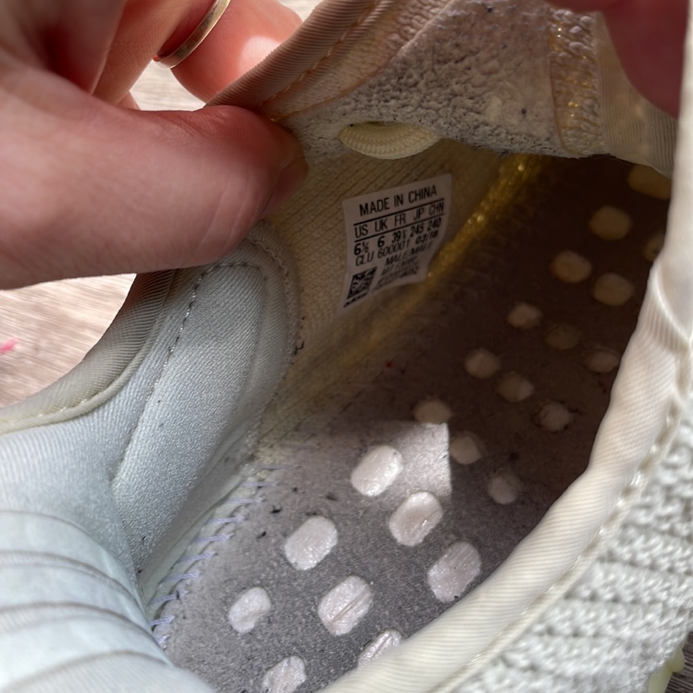Yeezy 350 butter size 6.5 men’s - Picture 7 of 7